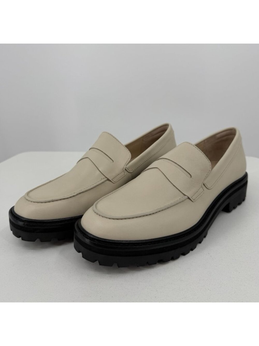 Everlane The Lug Loafer in Parchment/Ivory Leather size 7 Women's Chunky Heel